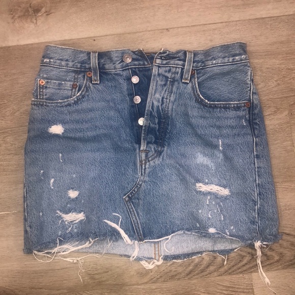 Levin denim skirt!! Size 25 - Picture 1 of 2